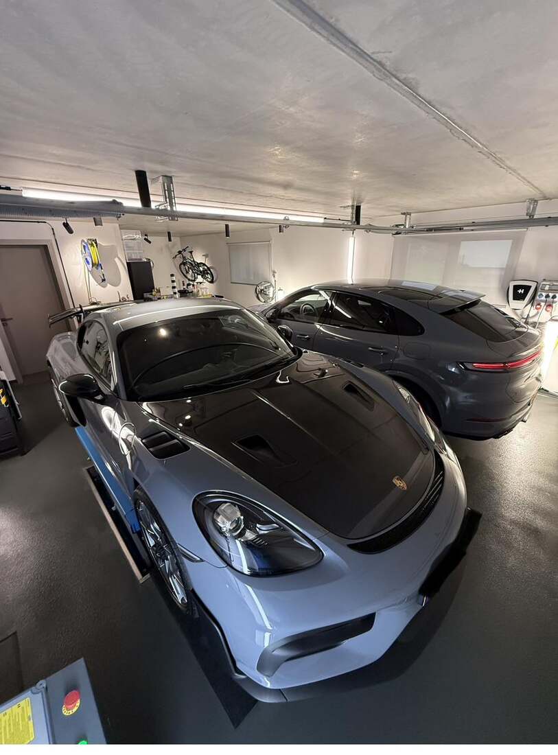Porsche Cayman GT4 RS mit Carbon-Haube